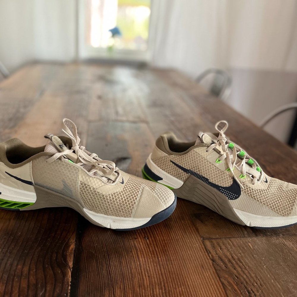 (LIKE NEW) Men's Nike Metcon 7 Training Shoes - Size 10